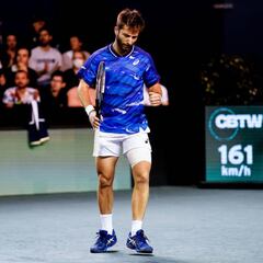 Francia aparta a Moutet