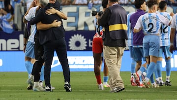 Pellicer abraza a Alfonso Herrero durante la celebración.