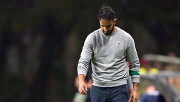 Braga (Portugal), 10/11/2024.- Sporting´s head coach Ruben Amorim looks on during the Portuguese First League soccer match between Sporting de Braga and Sporting CP, in Braga, Portugal, 10 November 2024. EFE/EPA/HUGO DELGADO