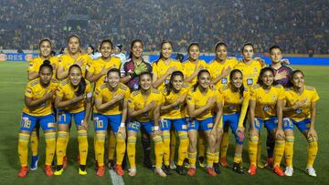 Tigres femenil en la final de ida ante Monterrey. 