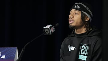 La mejor temporada de Derek Stingley Jr. en la NCAA fue en 2019, cuando registró 38 tacleadas, 15 pases defendidos y seis intercepciones en 15 partidos.