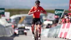 Montalegre (Portugal), 13/08 / 2021.- El ciclista estadounidense del equipo Rally Cycling, Kyle Murphy celebra su victoria en la octava etapa del 82 ° Portugal Cycling Tour en 160,7 Km entre Braganca y Montalegre, Portugal, 13 de agosto de 2021. (Ciclismo ) EFE / EPA / NUNO VEIGA