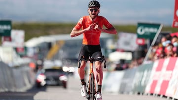 Montalegre (Portugal), 13/08 / 2021.- El ciclista estadounidense del equipo Rally Cycling, Kyle Murphy celebra su victoria en la octava etapa del 82 ° Portugal Cycling Tour en 160,7 Km entre Braganca y Montalegre, Portugal, 13 de agosto de 2021. (Ciclismo ) EFE / EPA / NUNO VEIGA