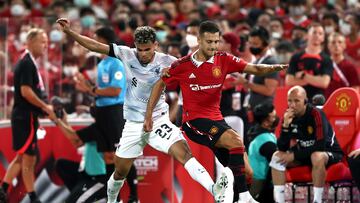 Soccer Football - Pre Season Friendly - Manchester United v Liverpool - Rajamangala National Stadium, Bangkok, Thailand - July 12, 2022 Manchester Unite's Diogo Dalot in action with Liverpool's Luis Diaz REUTERS/Chalinee Thirasupa