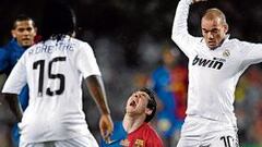 Con la cabeza muy alta