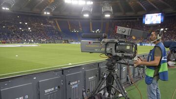 16/09/15  PARTIDO CHAMPIONS LEAGUE 
 FASE DE GRUPOS GRUPO E 
 ROMA - BARCELONA 
 CAMARA DE TELEVISION CAMARA TV
 PUBLICADA 17/09/15 NA MA03 1COL