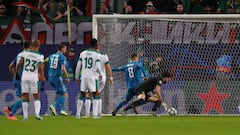 Ramsey scores after Guilherme drops Cristiano Ronaldo's free-kick