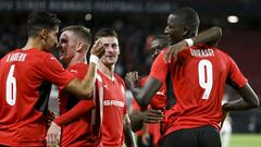 Stade Rennes durante un partido de los play-offs de la UEFA Conference League