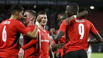 Stade Rennes durante un partido de los play-offs de la UEFA Conference League