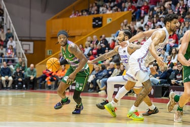 El Unicaja se enreda, pero factura en Girona