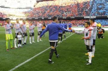 El Valencia hace pasillo al campeón del Mundo 