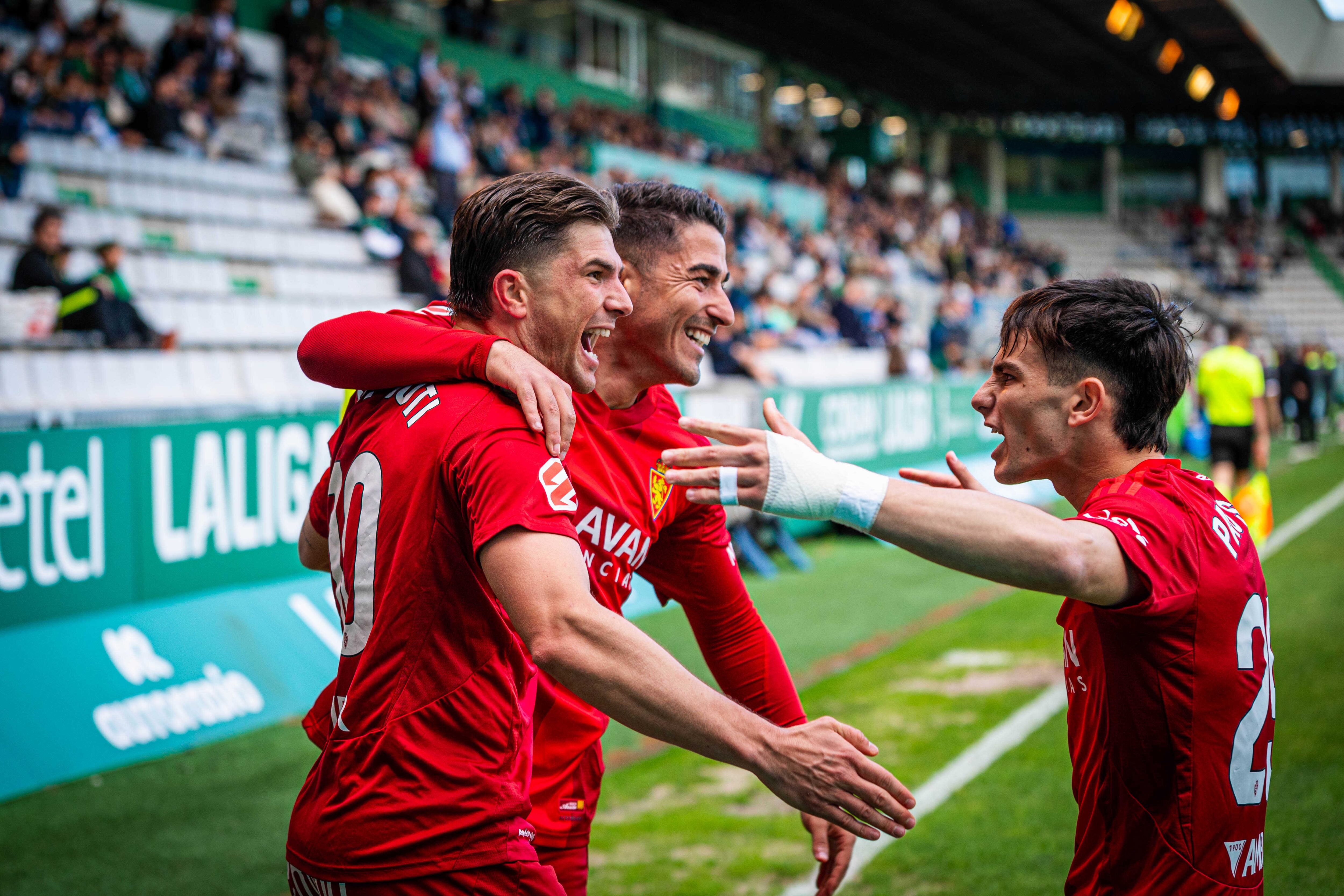 Raúl Guti, celebrando su gol al Racing de Ferrol.