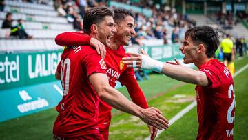 Raúl Guti, celebrando su gol al Racing de Ferrol antes de cumplirse un minuto de juego.