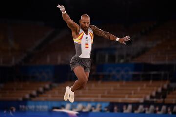 El gimnasta de Lanzarote alcanza una puntuación de 14.933, la misma que el oro, el israelí Artem Dolgopyat. Pero es plata por la menor dificultad de su ejercicio.