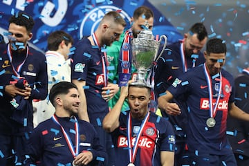 Kylian Mbappé, consigue la Copa de Francia con el PSG tras ganar al Olympique de Lyon.