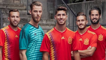 Los jugadores de la selección, en la presentación de la nueva camiseta de Adidas.