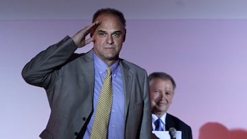 AME4477. BOGOTÁ (COLOMBIA), 17/04/2026.- Fotografía de archivo fechada el 26 de enero de 2012 del ídolo del baloncesto Oscar Schmidt participando durante el acto de presentación del Mundial de baloncesto en el Palacio de Comunicaciones de Madrid (España). Schmidt (Natal, 1958) fue el hombre récord del baloncesto. Un brasileño que, sin pisar la NBA, se ganó el reconocimiento mundial en este deporte por sus números de anotador sin igual. EFE/Kiko Huesca ARCHIVO