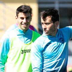 Espinosa regresa y Oltra respira