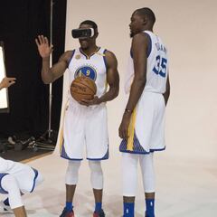 Andre Iguodala y Kevin Durant seguirán en los Warriors