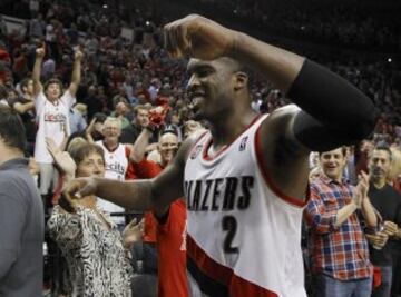 Wesley Matthews celebra la victoria.