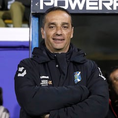 Oltra, el dueño del banquillo