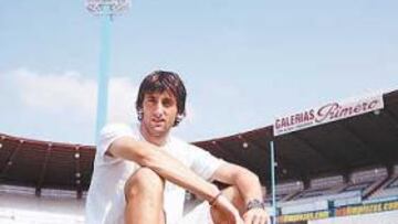 <b>ÍDOLO. </b>Diego Milito ha firmado ya cientos de autógrafos en menos de una semana.