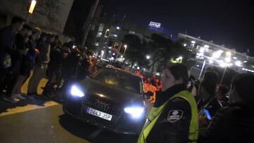 La afición culé sentencia tras la eliminación: "¡Bartomeu dimisión!"