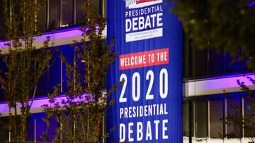 29 September 2020, US, Cleveland: A poster for the first presidential debate of 2020 between US&nbsp;President Donald Trump and Democratic contender Joe Biden, is hanged on a building at Case Western Reserve University. Photo: Amy Katz/ZUMA Wire/dpa
 
 
 