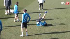 Asensio salta y acaba por los suelos: Ramos no puede aguantar la risa