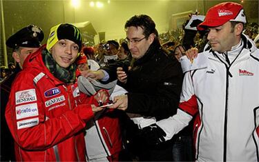 Rossi se pone la venda