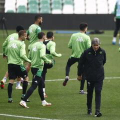 Álex Moreno y Guardado están
a las órdenes de Pellegrini