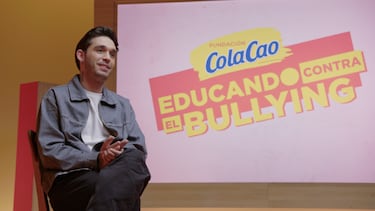 V¨ªctor El¨ªas: ¡°He pasado miedo mucho tiempo; me pegaron entre siete por salir en la tele¡±