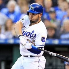 Eric Hosmer jugaría con los San Diego Padres la próxima temporada