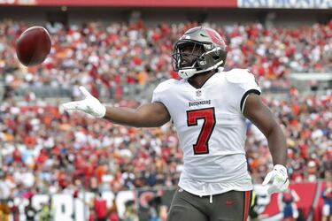 Buccaneers destroza a la defensiva de Bears para ganar su sexto partido de la temporada