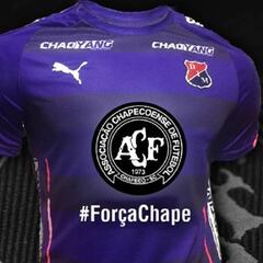 Medellín y la camiseta del homenaje a Chapecoense