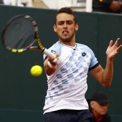 Sáez estira invicto de Chile en la Davis con victoria sobre Esté