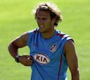 Forlán no se entrena por una inflamación en la tibia