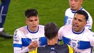 Galdames protagoniza una polémica en Argentina: ¿estuvo bien el VAR?