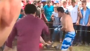 Noquean a un boxeador y su mujer sube al ring con el hijo en brazos: lo que pasó es increíble