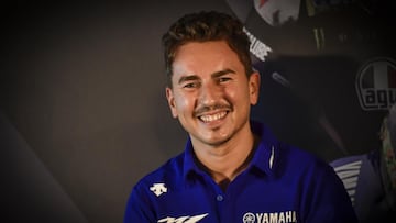 Lorenzo echa en falta su personalidad en los nuevos pilotos