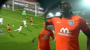 Nunca se le vio algo así: el lujoso golazo de Adebayor