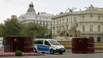 Comienzan a vallar la Cibeles para un hipotética fiesta blanca