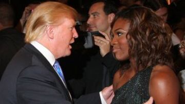 Donald Trump charla con la tenista Serena Williams.