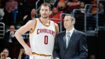 Kevin Love y David Blatt.