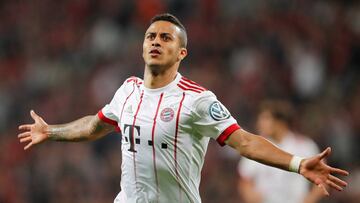 Soccer Football - DFB Cup - Bayer Leverkusen vs Bayern Munich - BayArena, Leverkusen, Germany - April 17, 2018 Bayern Munich's Thiago Alcantara celebrates scoring their fourth goal REUTERS/Wolfgang Rattay DFB RULES PROHIBIT USE IN M