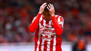 Roberto Alvarado of Guadalajara during the 10th round match between Guadalajara and Monterrey as part of the Liga BBVA MX, Torneo Apertura 2024 at Akron Stadium on September 28, 2024 in Guadalajara, Jalisco, Mexico.