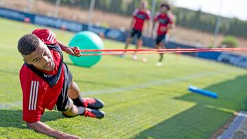 Otegui, cedido al Badajoz