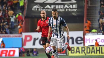  (L-R), Carlos Gonzalez of Tijuana and Celso Ortiz  of Pachuca during the game Tijuana vs Pachuca, corresponding to Round 17 of the Torneo Apertura 2023 of the Liga BBVA MX, at Caliente Stadium, on November 10, 2023. 

<br><br>

(I-D), Carlos Gonzalez de Tijuana y Celso Ortiz de Pachuca durante el partido Tijuana vs Pachuca, correspondiente a la Jornada 17 del Torneo Apertura 2023 de la Liga BBVA MX, en el Estadio Caliente, el 10 de Noviembre de 2023