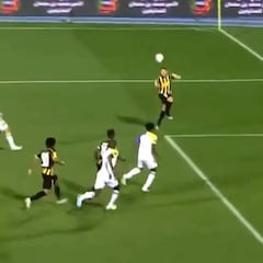 La primera asistencia del nuevo chileno que juega en Arabia