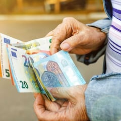 Paga extra en Navidad: ¿se cobra más que con 12 mensualidades y cuánto retienen de IRPF?